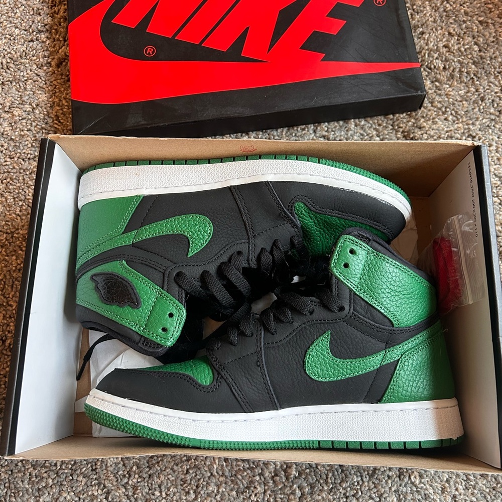 Air Jordan 1 Retro High OG GS ‘Pine Green 2.0’